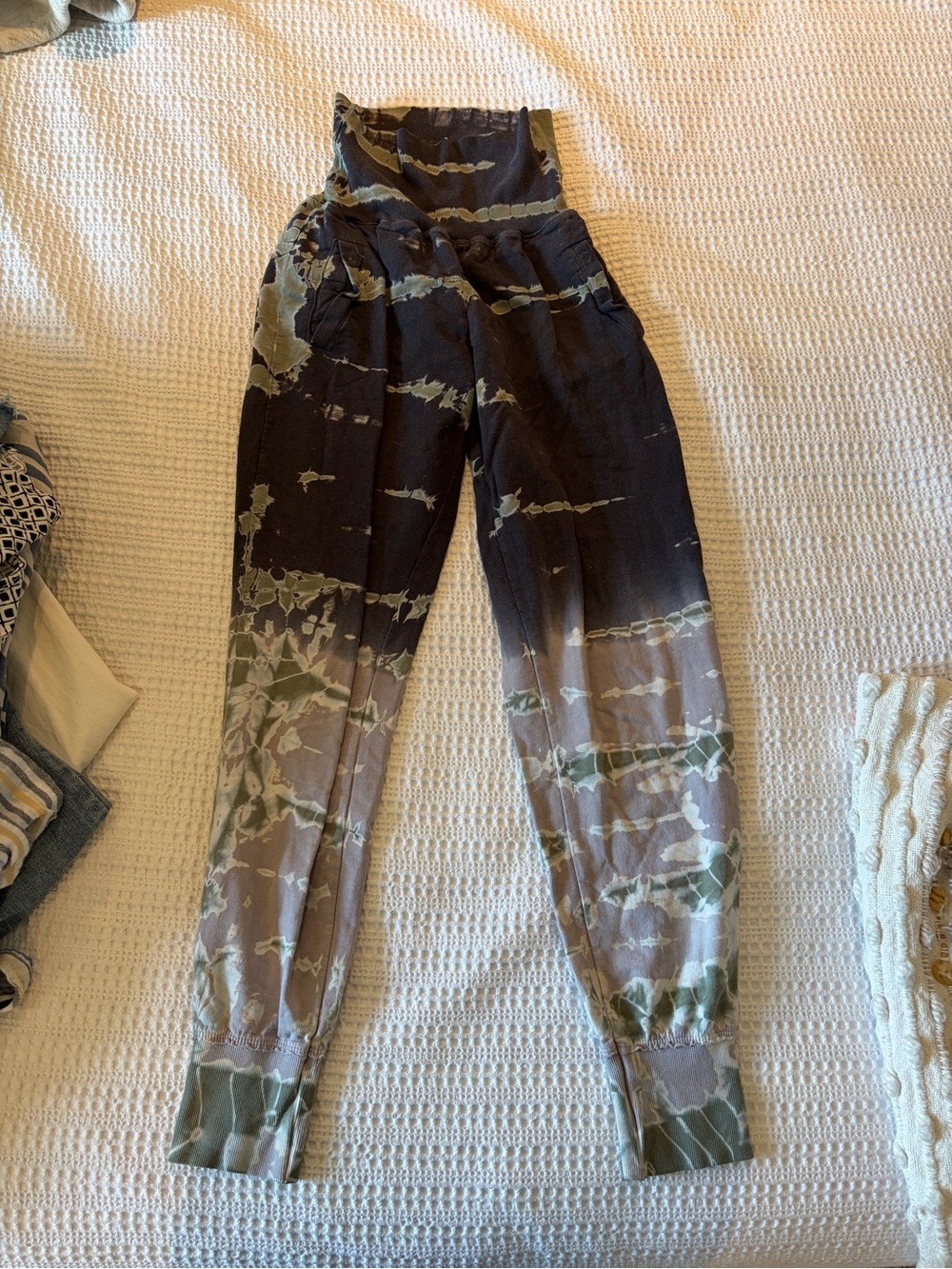 Young Fabulous & Broke Olive and Black Tie-Dye High-Waist Joggers